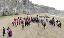 Diyadin Kanyonu’nda Cumhuriyet’in 102. yılına özel doğa yürüyüşü