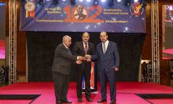 Gülpınar’a  "Yılın en başarılı belediye başkanı" ödülü