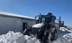 Hakkari’deki üs bölgesinde karla mücadele çalışması