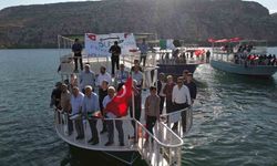 Halfeti’de teknelerle Sumud Filosu’na destek