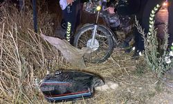 Karaman’da motosiklet şarampole devrildi: 2 yaralı