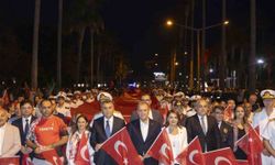 Mersin’de ’bayrak yürüyüşü’ düzenlendi