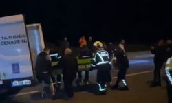 Otomobil, yol temizliği yapan belediye aracına çarptı: 1 ölü