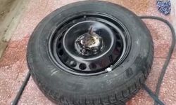 Stepneye sıkışan yavru kediyi itfaiye kurtardı