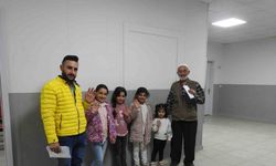 Suriyelilerin ülkelerine dönüşleri gece geç saatlerde de devam ediyor