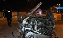 Takla atan otomobil hurdaya döndü: 2 yaralı