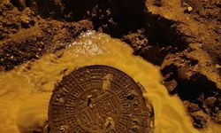 Tekirdağ’da sağanak yağışta altyapı çöktü, rögarlar taştı