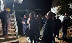 Vali Özkan, deprem sonrası Gördes’te incelemelerde bulundu