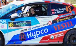 Kübra Denizci Keskin İstanbul Rallisi’nde Podyumda
