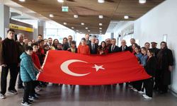 2️⃣ Dünya Üçüncüsü Berna Tut Alkışlarla Karşılandı