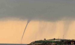 Akdeniz’de oluşan hortum kameraya yansıdı