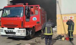 Antalya’da geri dönüşüm fabrikasındaki yangın korkuttu