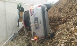 Antalya’da kontrolden çıkan otomobil devrildi: 5 yaralı