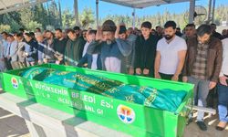 Baba, kazada ölen oğlunun cenaze namazını kıldırdı