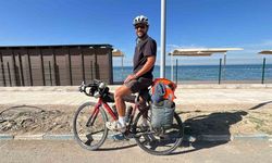 Bisiklet turunda 3 buçuk ayda 2 bin 500 kilometreyi pedallayan genç, Türkiye’nin en güneyine ulaştı