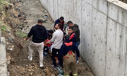 Hafif ticari aracın çarptığı genç kadın, kanala düşerek hayatını kaybetti