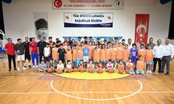 Kemer Belediyesi çocukları ve gençleri sporla buluşturmaya devam ediyor