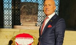 TÜRKONFED Üyesi Hüseyin Kış, Anıtkabir’i ziyaret etti