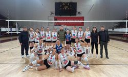 Elazığ Belediyespor Kadın Voleybol Takımı dolu dizgin gidiyor