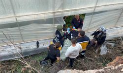 7 metrelik duvardan düşen çiftçi yaralandı