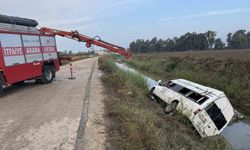 Adana'da tarım işçileri taşıyan servis kanala düştü: 18 yaralı