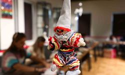 Atık kumaşlar kadınların emeğiyle yılbaşı maskotlarına dönüştü