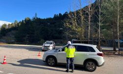 Burdur'da jandarma ekipleri tarafından trafik denetimleri devam ediyor