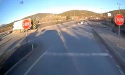 Burdur'da otomobil ile kamyon çarpıştı: Kaza anı kamerada