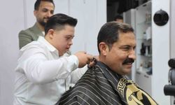 Down sendromlu kuaför Şükrü'den Vali Masatlı'ya yürek ısıtan tıraş