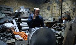 Kahramanmaraş'ta bakır ustalarının çekiç sesleri asırlık çarşıda hâlâ yankılanıyor