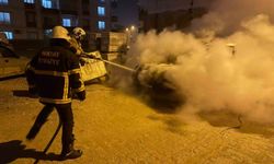 Kırıkhan'da hafif ticari araç yandı