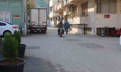 Motosikletlerin kafa kafaya çarpıştığı anlar kameraya yansıdı