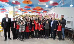 Sağlıkçılar, yatılı bölge okulu öğrencilerinin gönlüne dokundu