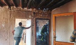 Şarkikaraağaç'ta çıkan yangında iki katlı evin bir bölümü yanarak küle döndü