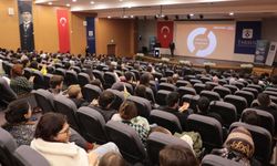 Tarsus Üniversitesi’nde Gençlerle Sektör Liderlerini Buluşturan Zirve Düzenlendi