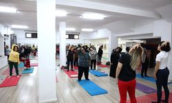 Toroslar’da kadınlara ücretsiz pilates yoğun ilgi gördü