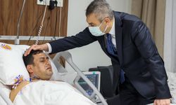 Vali Toros, Vurulan Okul Müdürünü Ziyaret Etti