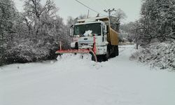 Mersin’de Kar Mesaisi: Büyükşehir Ekipleri 7/24 Sahada