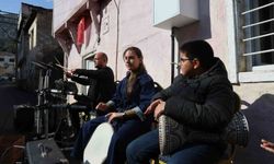 Barış Manço, annesiyle bir dönem yaşadığı evin önünde anıldı