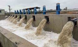 Binlerce dönüm arazi selden kurtuldu, su pompaları yağmur suyunu böyle boşalttı