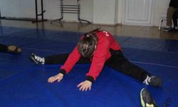 Bir yetenek taraması hayatını değiştirdi 10 yaşındaki güreşçi Asya, Türkiye şampiyonu oldu