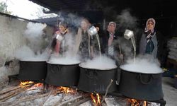 Dalında 5 TL olan turunç, kadınların elinde kara kazanda değer kazandı