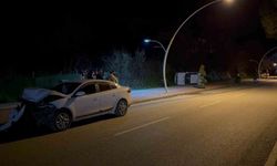 Gazipaşa'da park halindeki otomobile çarpan sürücü kaçtı