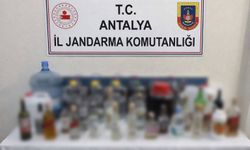 Kemer'de kaçak ve sahte içki ele geçirildi