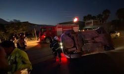 Kırıkhan'da yan yatan otomobilin sürücüsü yaralandı