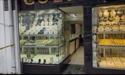 Tarsus’ta Film Gibi Soygun: Ateş Ederek Kaçtı!