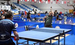 Mersin'de 5. Ulusal Masa Tenisi Veteran Turnuvası tamamlandı