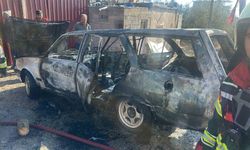 Mersin'de bakım yapılan araç alev alarak yandı