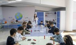 Mersin'de çocuklar yarıyıl tatilinde bilimi keşfediyor