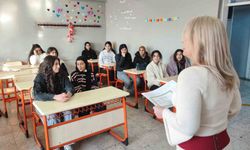 Milyonluk mal varlığını TSK'ya bağışlayan öğretmen 'psikoz' çıkmadı, öğrencilerine koştu